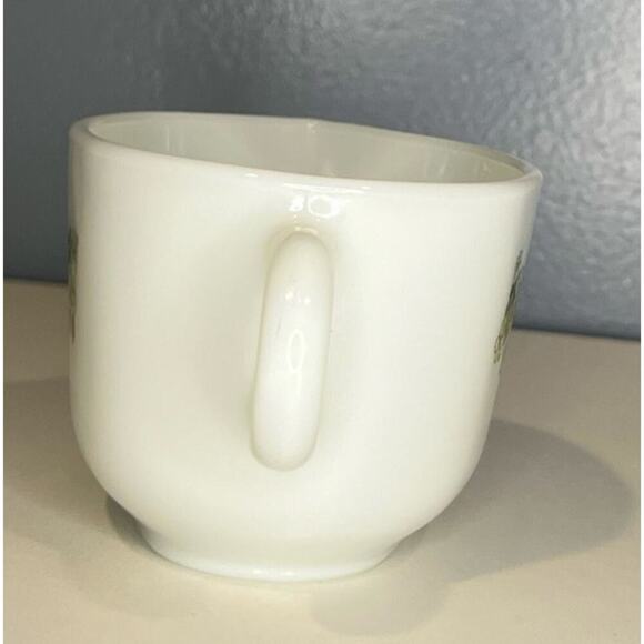 Vintage Pyrex Gravy Boat - Picture 3 of 9
